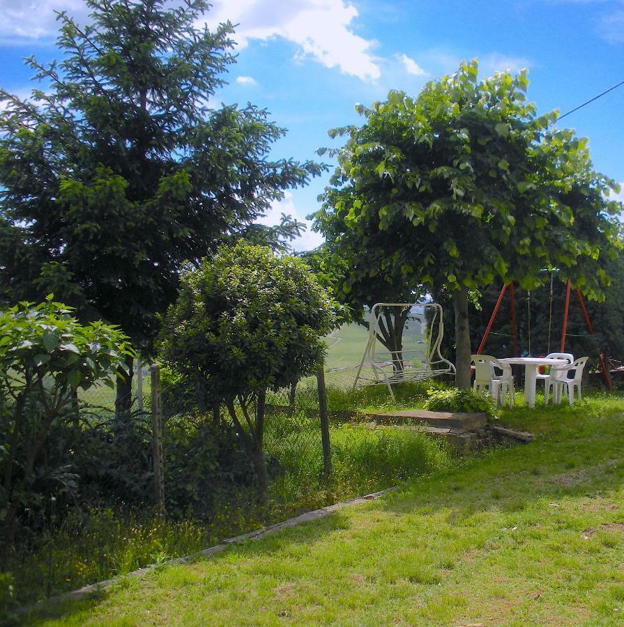 Cascina Tra I Vigneti A Nizza Monferrato Villa ภายนอก รูปภาพ
